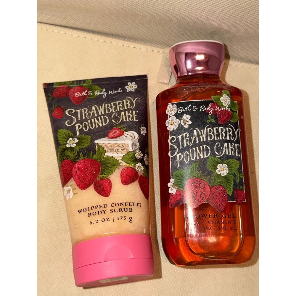 Bath and Body Works Body Scrub Shower Gel Strawberry Pound Cake Set Exfoliating